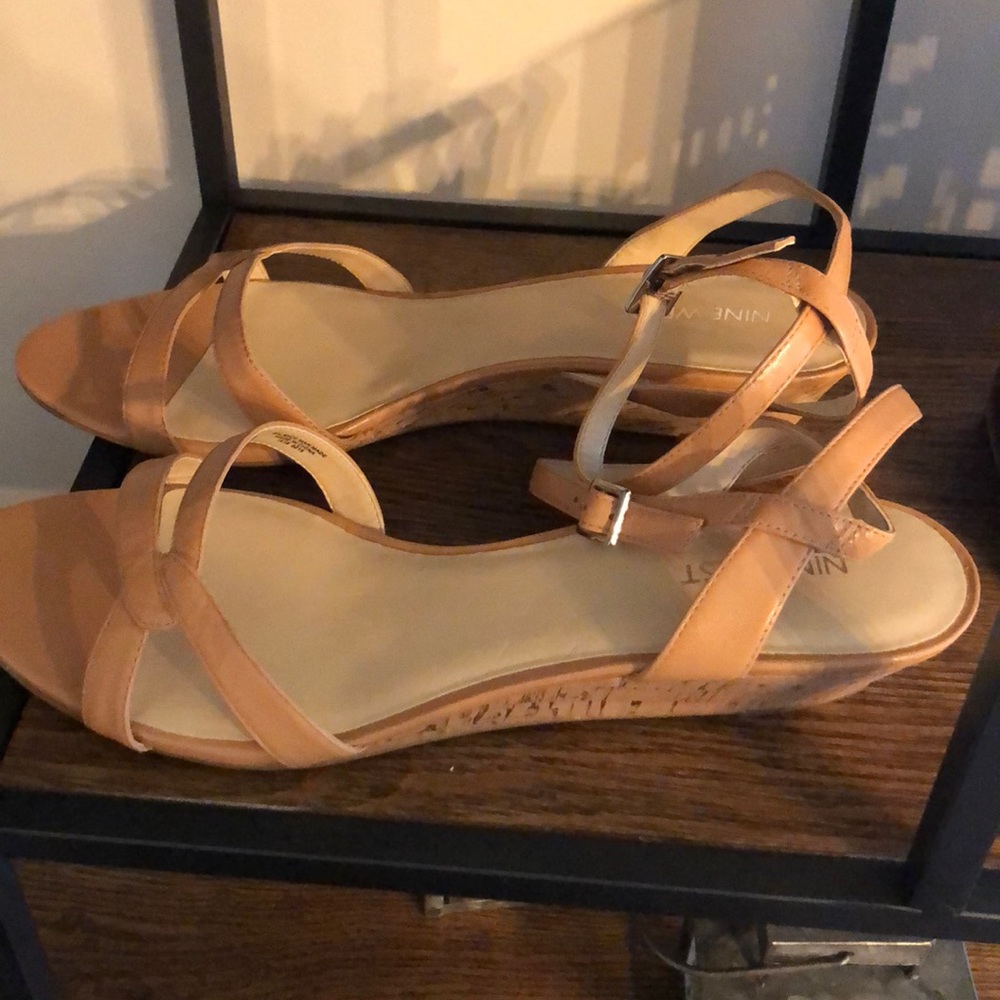 Nine West Sandal. - Picture 4 of 6